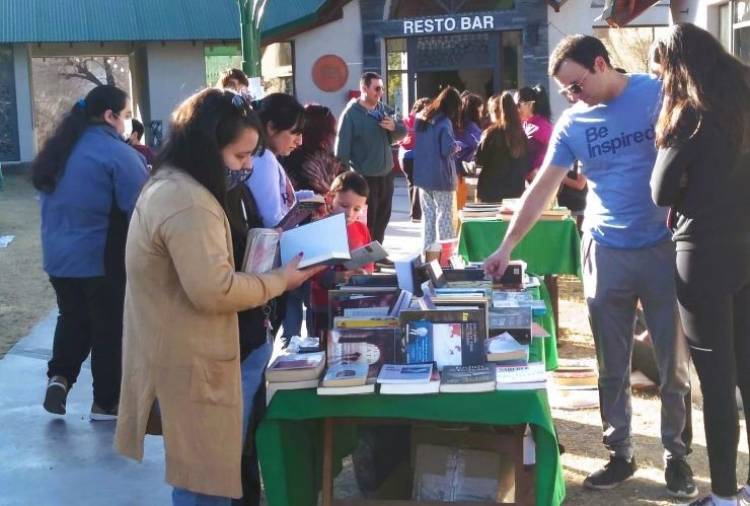 POTRERO DE LOS FUNES: una nueva feria del libro