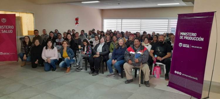 TRAPICHE: entregaron carnets de manipulador de alimentos