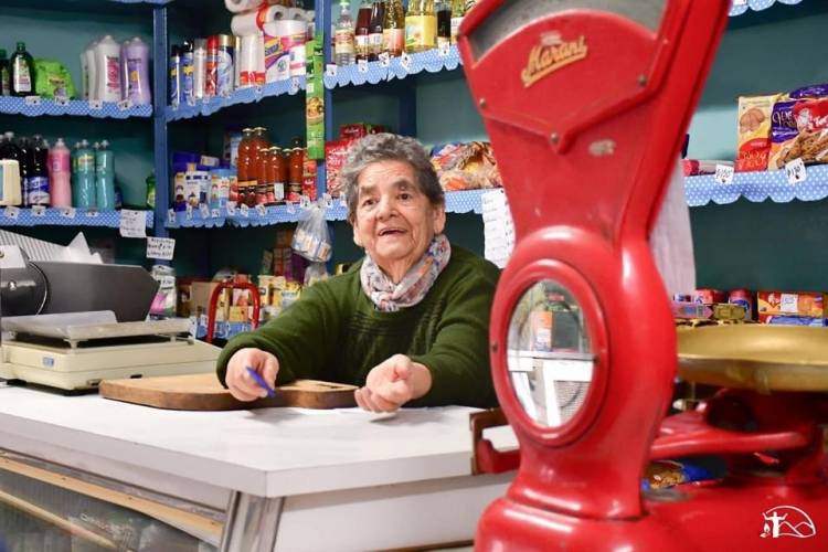 Don López y Doña Camucha.Historia viva del comercio de Koslay