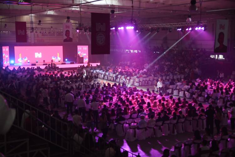 839 nuevos profesionales egresaron de la UPrO