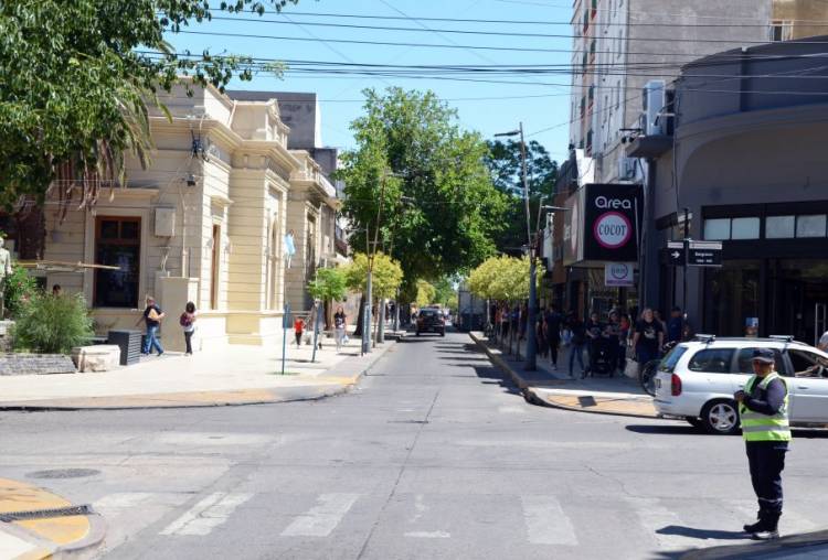 El centro puntano será semipeatonal este viernes y sábado