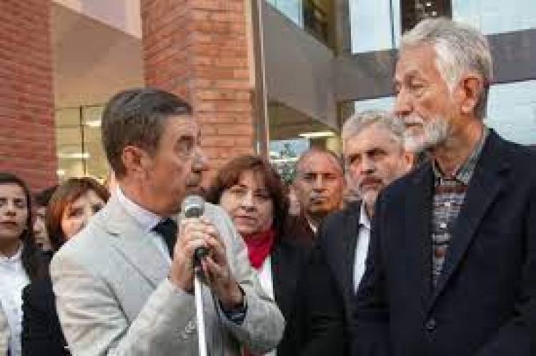 Fernández a Trombetta"a la gente debemos escucharla siempre,somos servidores públicos.A los agravios como siempre hice en mi vida, no contestaré.Adolfo es  parte del peronimo.La Educación es y será prioridad.