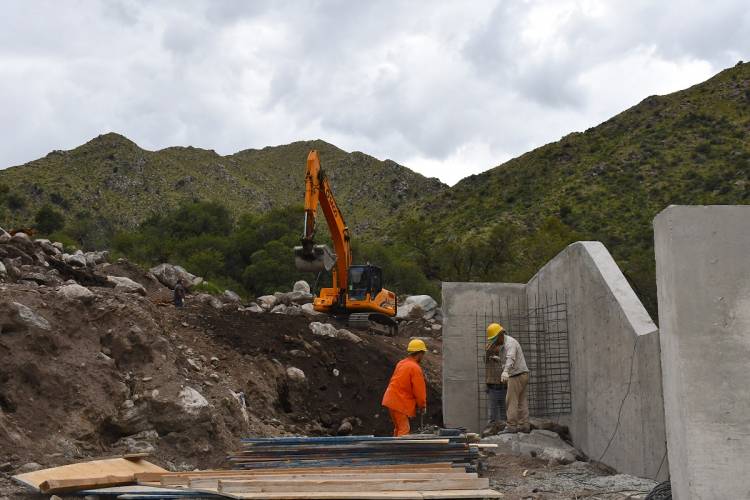 LOS MOLLES–EL SUYUQUE: importantes obras hídricas