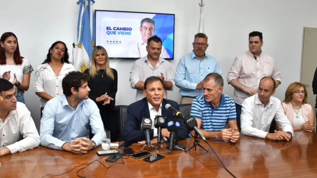Ponce por la puerta grande a PJ.Es el mismo que delató a Poggi por lavado de dinero y por sus truchadas .El Peronismo podría arrasar en la Ciudad de San Luis donde Ponce es competitivo a Intendente 