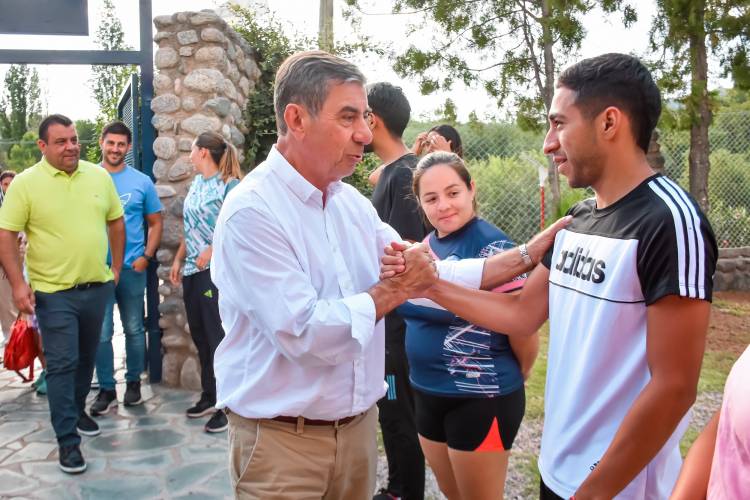 POTRERO DE LOS FUNES: recibió la visita de Gato Fernández
