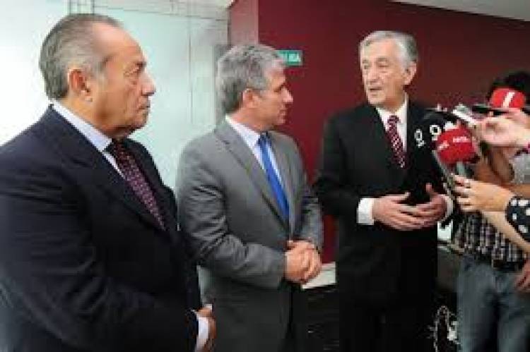 Los sellos de goma opositores que no suman y el transfuguismo político de Giraudo .El Adolfismo con el PJ.