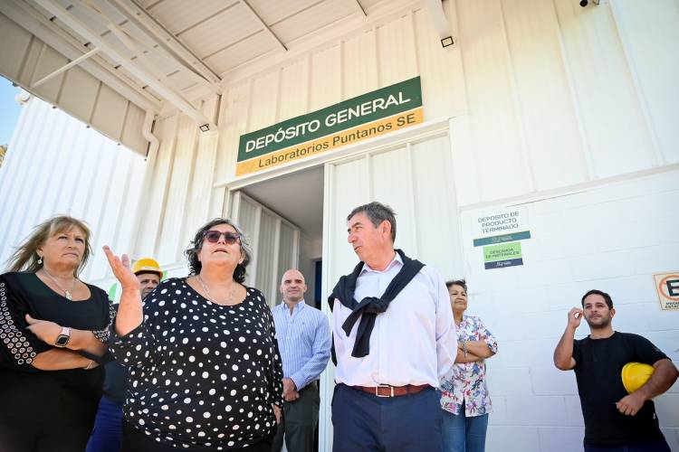 Gató Fernández recorrió Laboratorios Puntanos