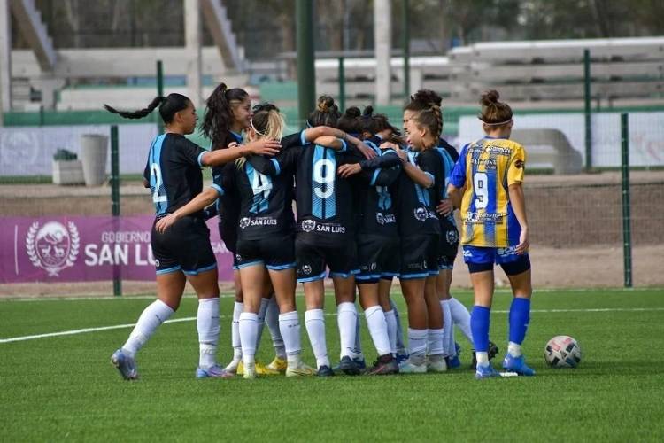 FÚTBOL FEMENINO: San Luis FC goleó y es único líder