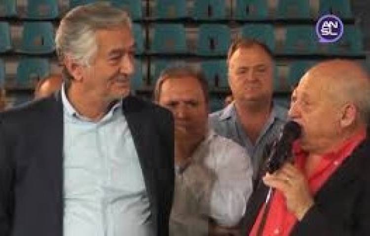 Merlo,un jubilado VIP que pretende cambiar lo que nunca cambió él en 30 años . Su historia de arrodillamiento que pretende cambiar con los que lo insultaban . Increíble 