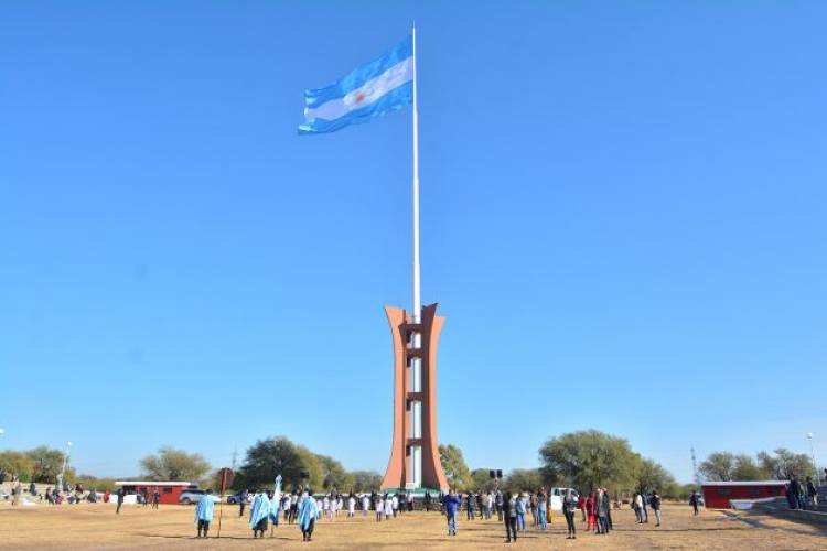 TORO NEGRO: estudiantes prometerán lealtad a la Bandera