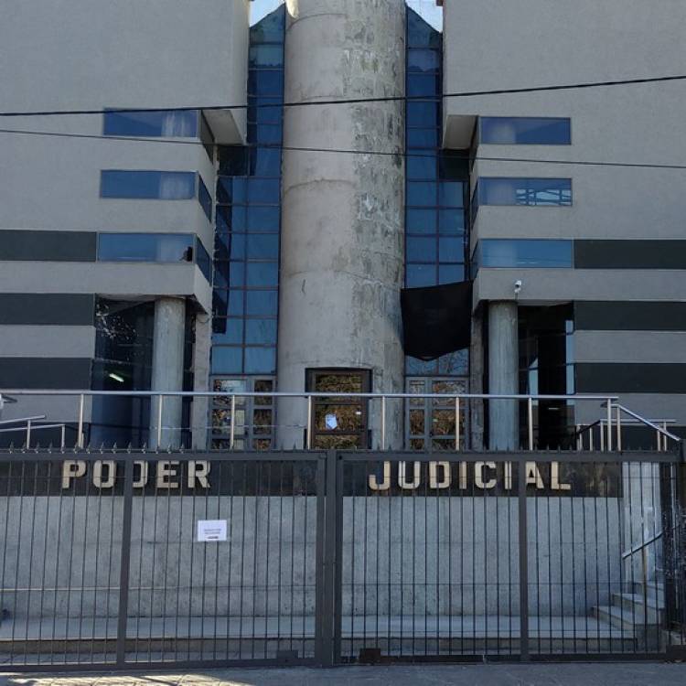 Increíble:el poggismo hizo campaña a favor de mejorar los sueldos de los judiciales y votaron en contra.Se caen las caretas 