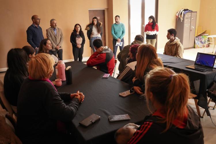 Unas mil personas se anotaron para terminar el secundario