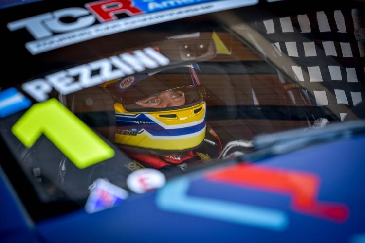 TCR SOUTH AMÉRICA: Pezzini sumó puntos con su nuevo auto