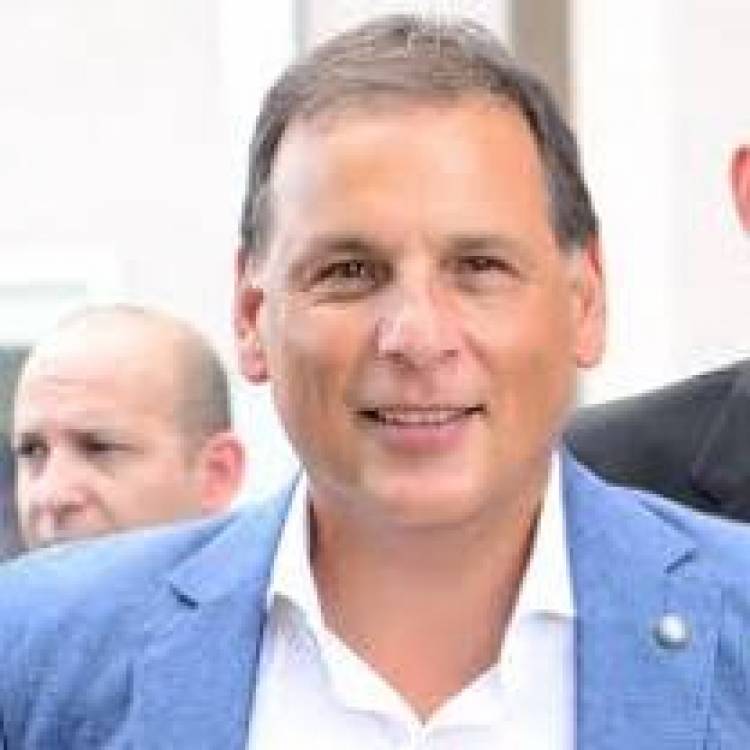 Enrique Ponce será el nuevo Defensor del Pueblo . Habrá Asamblea Legislativa. El PJ que se mueve por pedidos opositores, que seguramente por su hipocresía votará en contra 