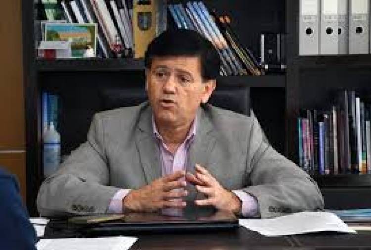 Monrz Ruiz"Guardia no te hagas el moralista , fuiste panqueque y hasta K puro ". El Té Común de Junín sin memoria .