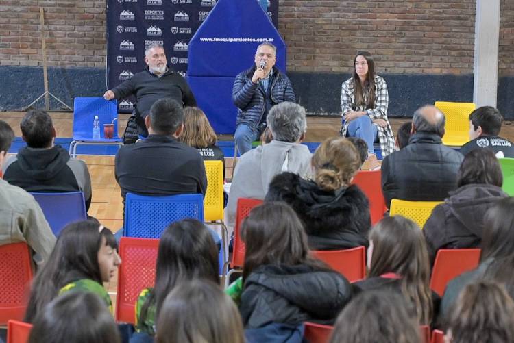 "TENEMOS QUE VOTAR A LOS MEJORES HOMBRES Y MUJERES”