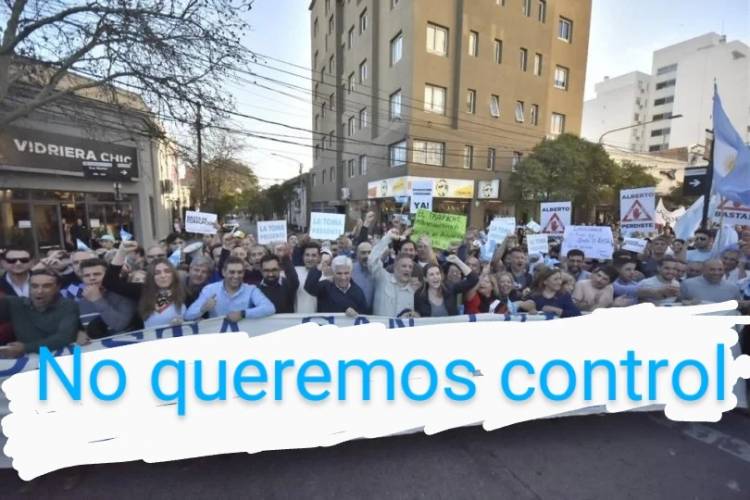 MARCHA DE ÑOQUIS Y LA MULTITUD QUE NO  FUE.La soberbia de corruptos que creen que todos son los mismo 