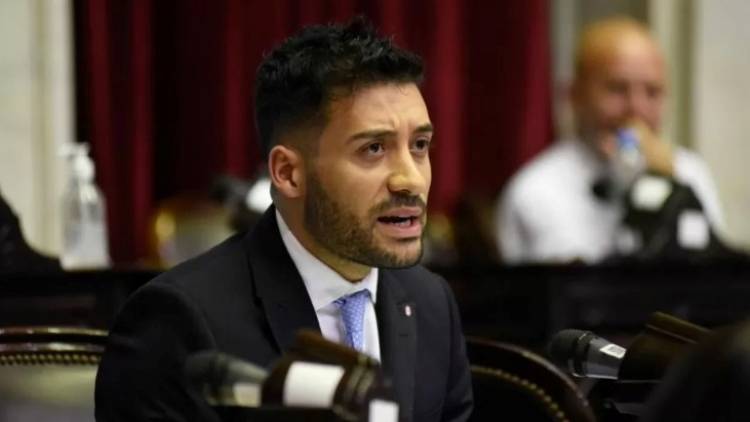 Cacace, contra la reducción de la jornada laboral