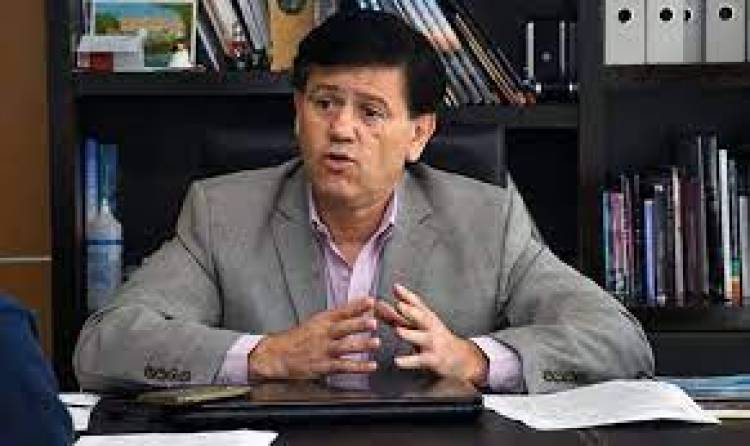 Mones Ruiz: “No hay que votar enojado sino convencido”