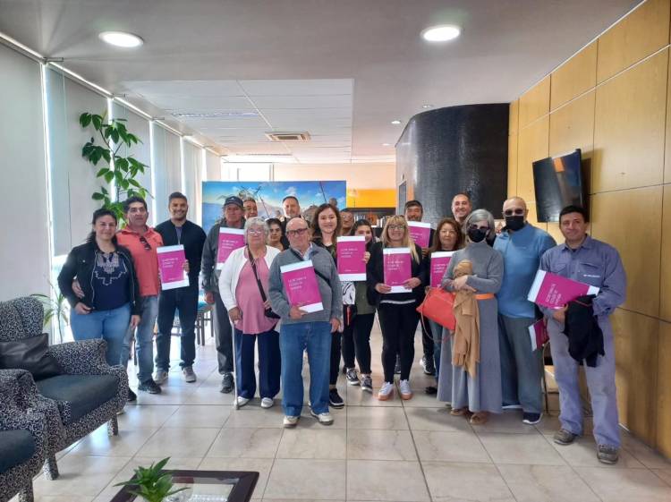 Escrituras gratuitas: más de 100 familias las recibieron