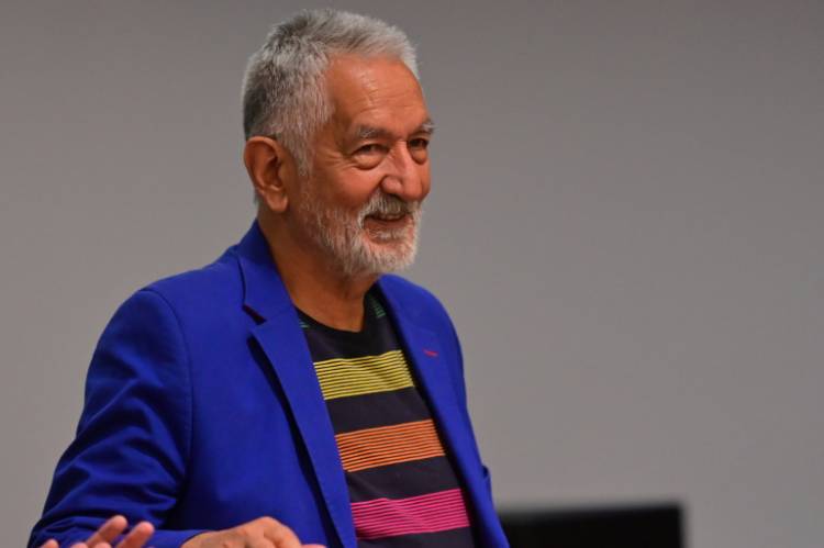 Alberto saca del agua a Poggi a poco de irse.Le pagará aguinaldos al.sector público y los .Municipios.El silencio del electo ante los dichos de MILEI es raro 