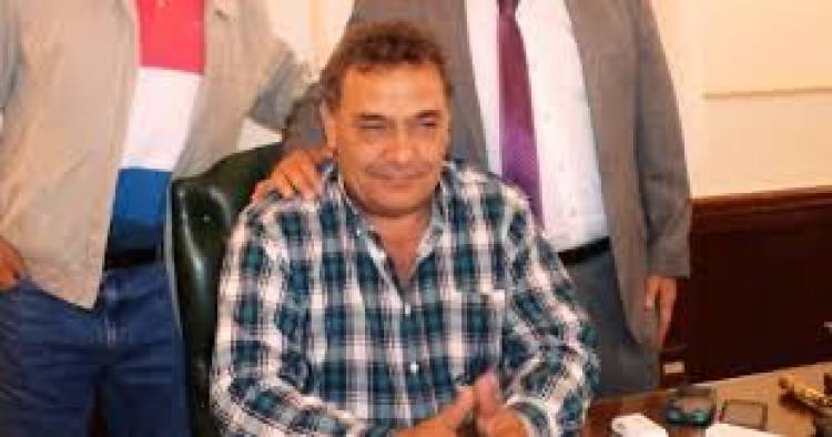 Quines y el dolor de Julio Gómez de ya no ser.Denuncias que le caen en la cabeza propia  y se escupe a si mismo .