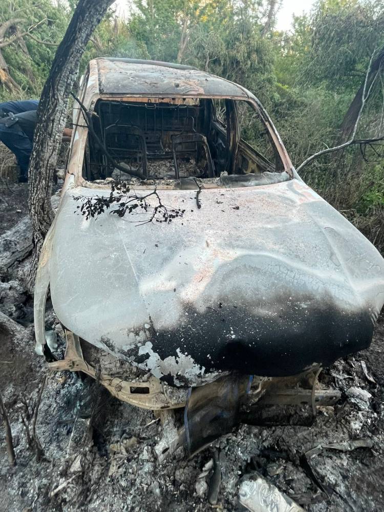 Violencia política mafiosa.Aparecio quemada la Camioneta del ex Intendente de Los Molles 