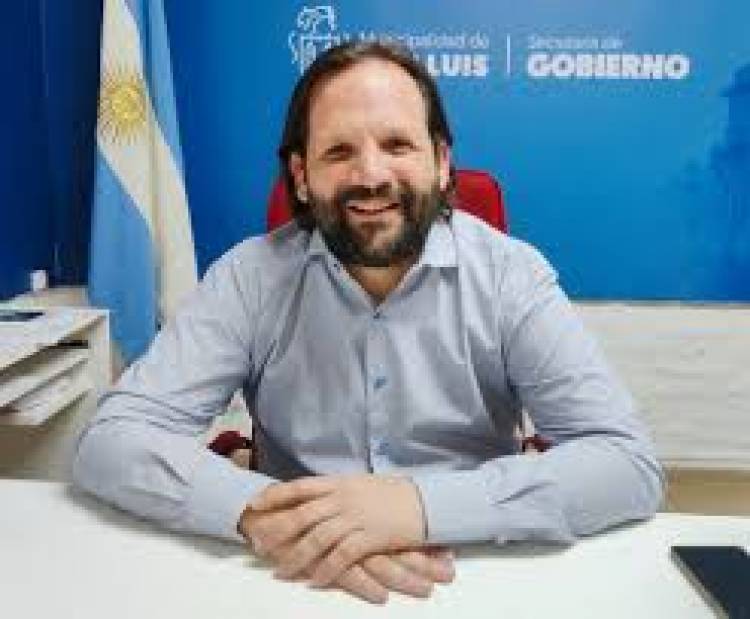 Russo en 2023 la Ciudad aumentó el 300 por ciento a los empleados, hoy 50 por ciento por debajo de la inflación.La Ciudad es una franquicia de la Provincia.El sistema funciona para que el hermano de Hissa y su mujer se dispongan un palo para ir de paseo a Buenos Aires .Se ve que es selectivo, sobre la denuncia sobre daño informático.