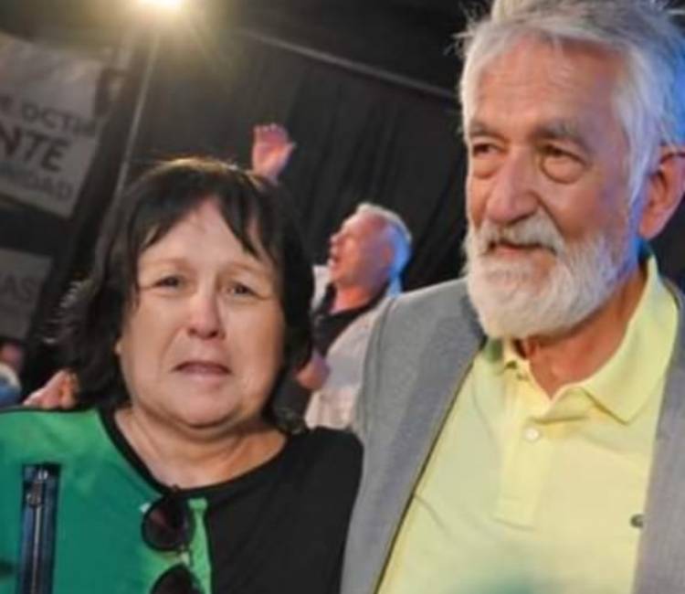 Teresa Páez dura y autocrítica sobre las palabras de Alberto Rodríguez SAA .Es fácil desde el púlpito y bolsillo lleno,  tratar de TRANFUGAS a los que se van. Análisis para leer