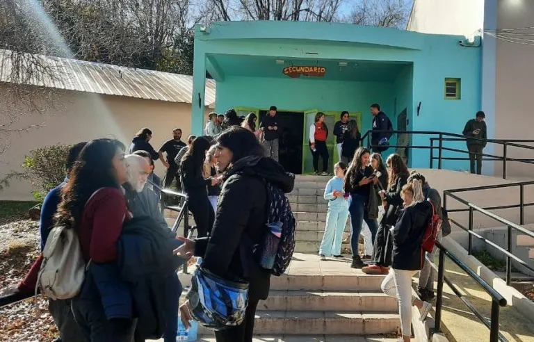 El poggismo por política , transfirió al ex Intendente de Santa Rosa Pablo Moreno a El Rincón y estalló un escándalo. Cooptación que salió mal .