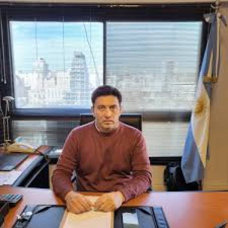 Domínguez "Poggi cambió que MILEI haga cualquier cosa, por un puente o alguna obrita.Lo de Dánica es vergonzoso Obreros sin convenio con la patronal y el Gobernador para la fotito.Sacarle a los trabajadores para la política no tiene nombre.Los estatales de San Luis, son los nuevos pobres .