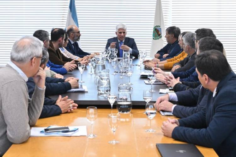 Las quejas del Campo, forzaron una reunión con Poggi.Ayello deslizó que Castro Luna es solo un chupamedias.Nos trató de que no representamos a nadie.Y ahora???