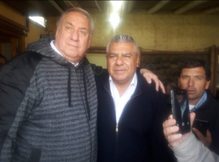 Demarchi "él indiscutible del fútbol.Reelecto por 22 a 0.Hizo grande una liguita que es Liga en serio.La estupidez de Favio Ávila de ir contra el fútbol en nombre de Poggi.Apabullador
