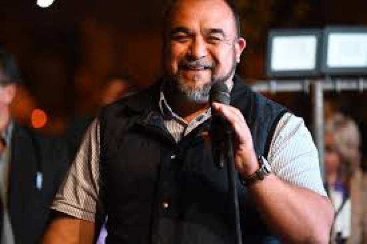 Inexplicable, salvo que solo interese quedarse con el sello.Empujan a Frontera con una suspensión de afiliación.La picardía de un faltazo que resolvió la suspensión.Pretenden eternizarse 