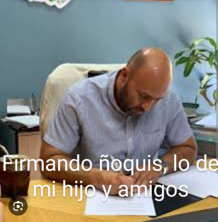 La Punta : el hijo del Intendente, los asesores de Olivero y Perano empleados, ex Concejales y ñoquis que no trabajan , entre ellos la funcionaría que chocó borracha 
