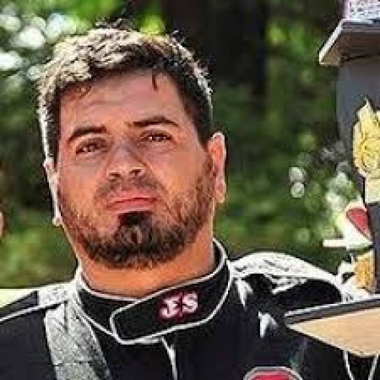 Tincho Bastias:Ayala es el Gran Pinocho de La Punta.Sus promesas fueron una mentira.El detalle de la careta.