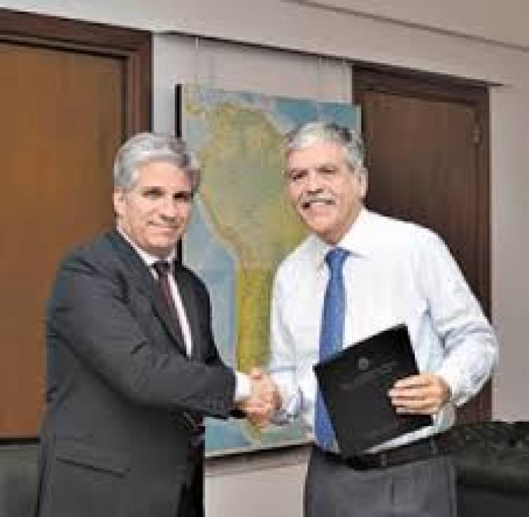 Poggi les pisó el 30 por ciento, de la Coparticipación a los Intendentes. El cada vez recibe más y hay algunos que quieren demandarlo.Bartolo afirma que es cierto.