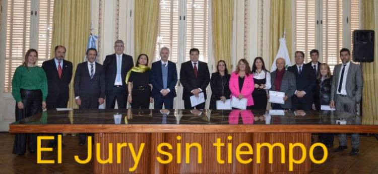 El ridículo pedido de juicio político a Lucho Martinez. Deberían enjuiciar al Jury que no actúa y dónde el poggismo tiene mayoría. Operetas de ignorancia.