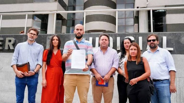 El Bloque del PJ del Concejo, logró que Hissa devolviera el boleto gratuito a los Jubilados. Fue una creación de Enrique Ponce 