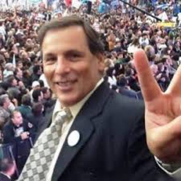 Enrique Ponce mira él 2025, sin perder de vista el 2027.Su imagen es muy buena, pero deberá traccionar votos .Su gestión sigue siendo su trofeo de pelea .No han hecho más nada, mucho menos Hissa .