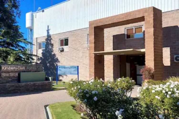 Kimberley-Clark echó 220 empleados en Pilar y automatizará San Luis  con inversión en máquinas de 15 millones de dólares y cero empleo nuevo. La importación que ya afecta .