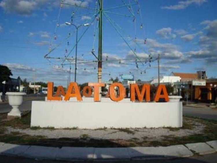 La Toma: Emprendedores denuncian que él Gobierno no les acreditó él crédito, porque perdieron . Trombotto desapareció. 