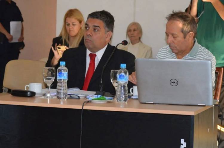 Jury a Juez Ortiz : empezó fuerte y se diluyó. Fortalezas y debilidades que pueden tener efecto en él  resultado.