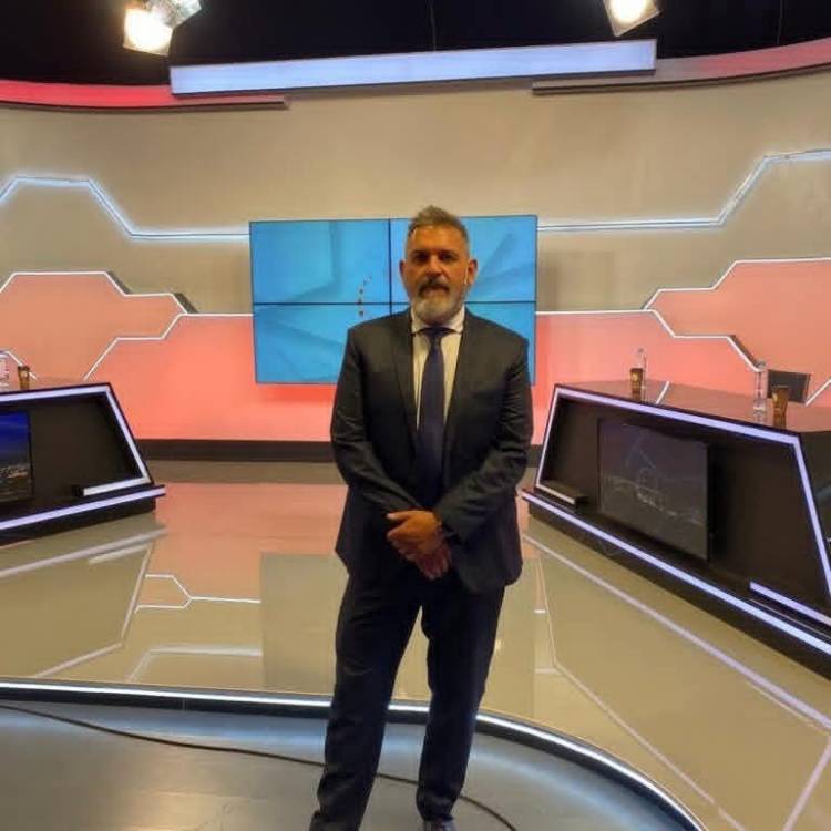 PIPI ALI, pidió la suspensión del Impuesto a los Combustibles.Bajaria 350 pesos , de aprobarse .La guerra disparó él precio, pero él impuesto lo hace suntuario y afecta la producción.